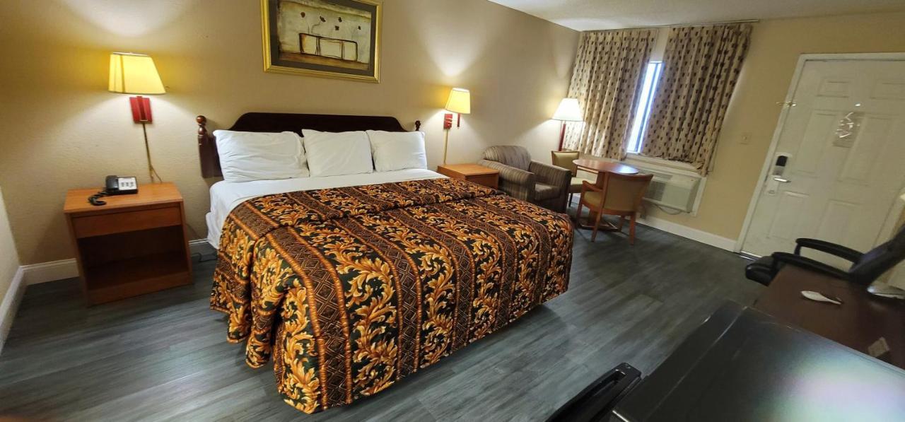 Regency Travel Inn Hayti Dış mekan fotoğraf