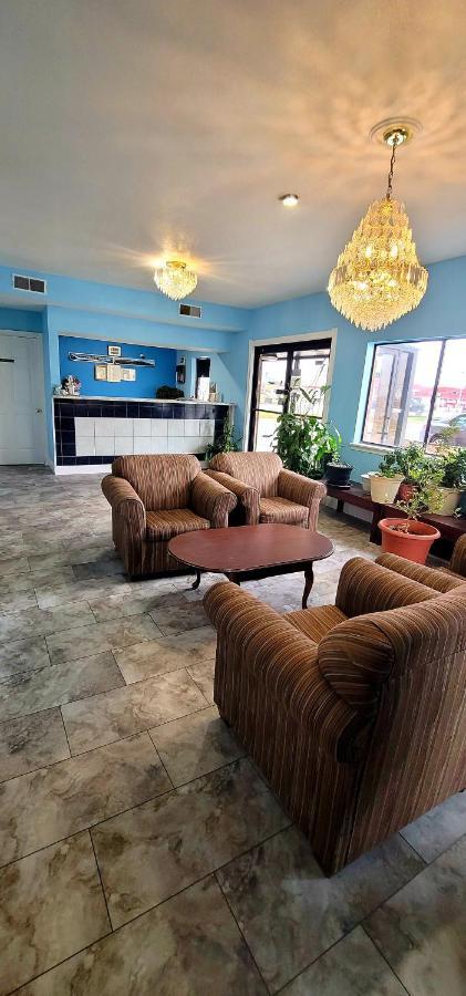 Regency Travel Inn Hayti Dış mekan fotoğraf