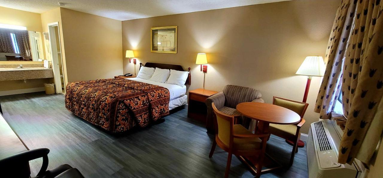 Regency Travel Inn Hayti Dış mekan fotoğraf