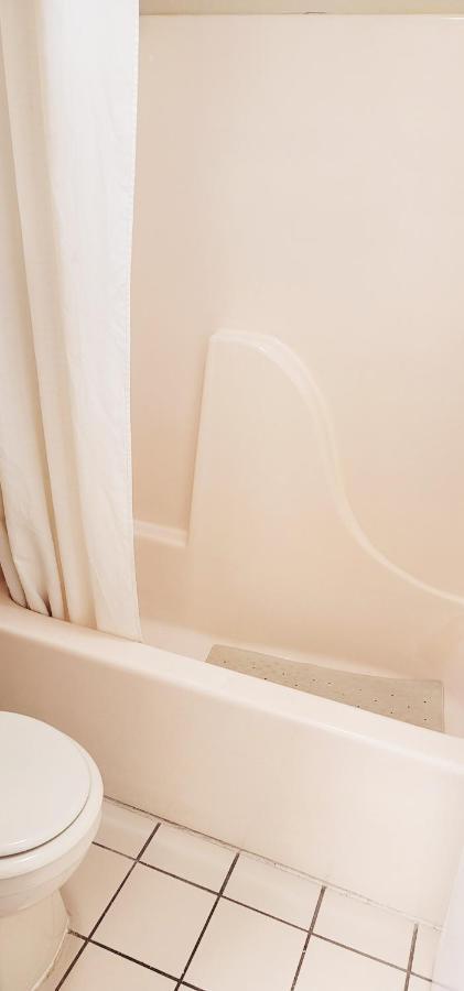 Regency Travel Inn Hayti Dış mekan fotoğraf
