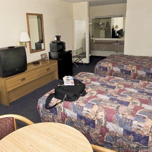 Regency Travel Inn Hayti Oda fotoğraf